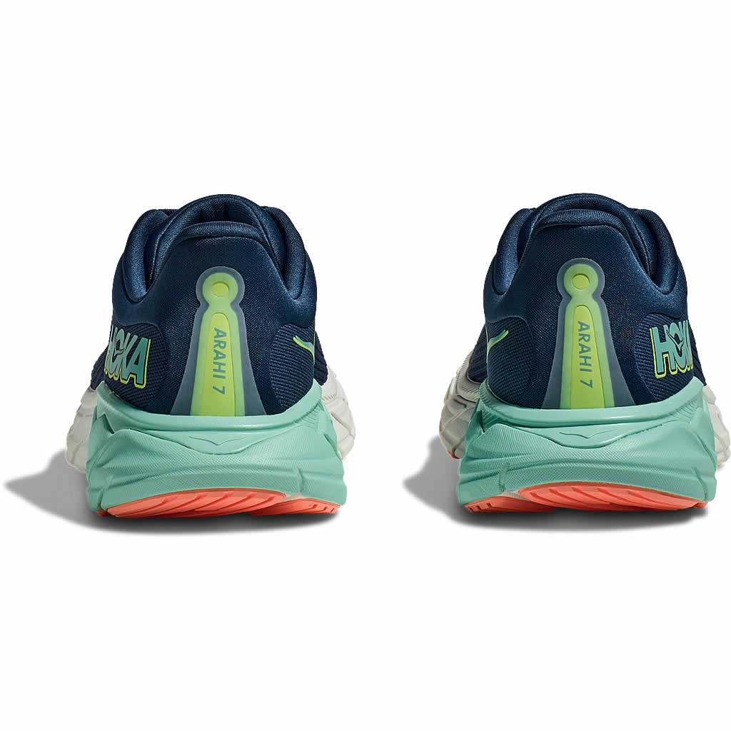 Women's Arahi 7