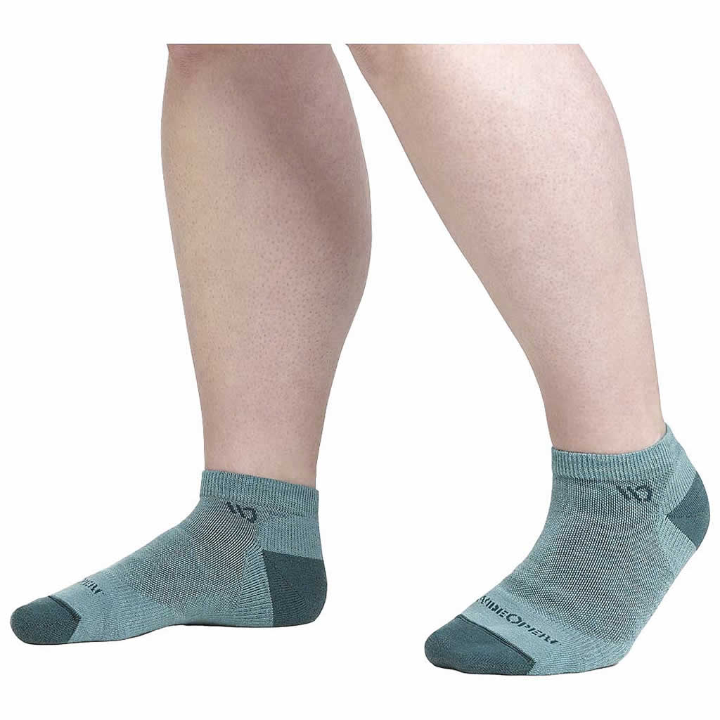 Women's Solid Midweight Cushion No Show Sock
