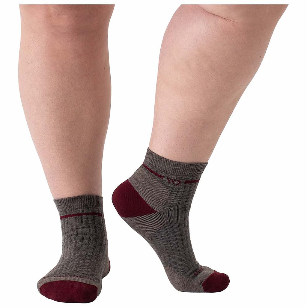 Women's Single Stripe Midweight Cushion Quarter Sock