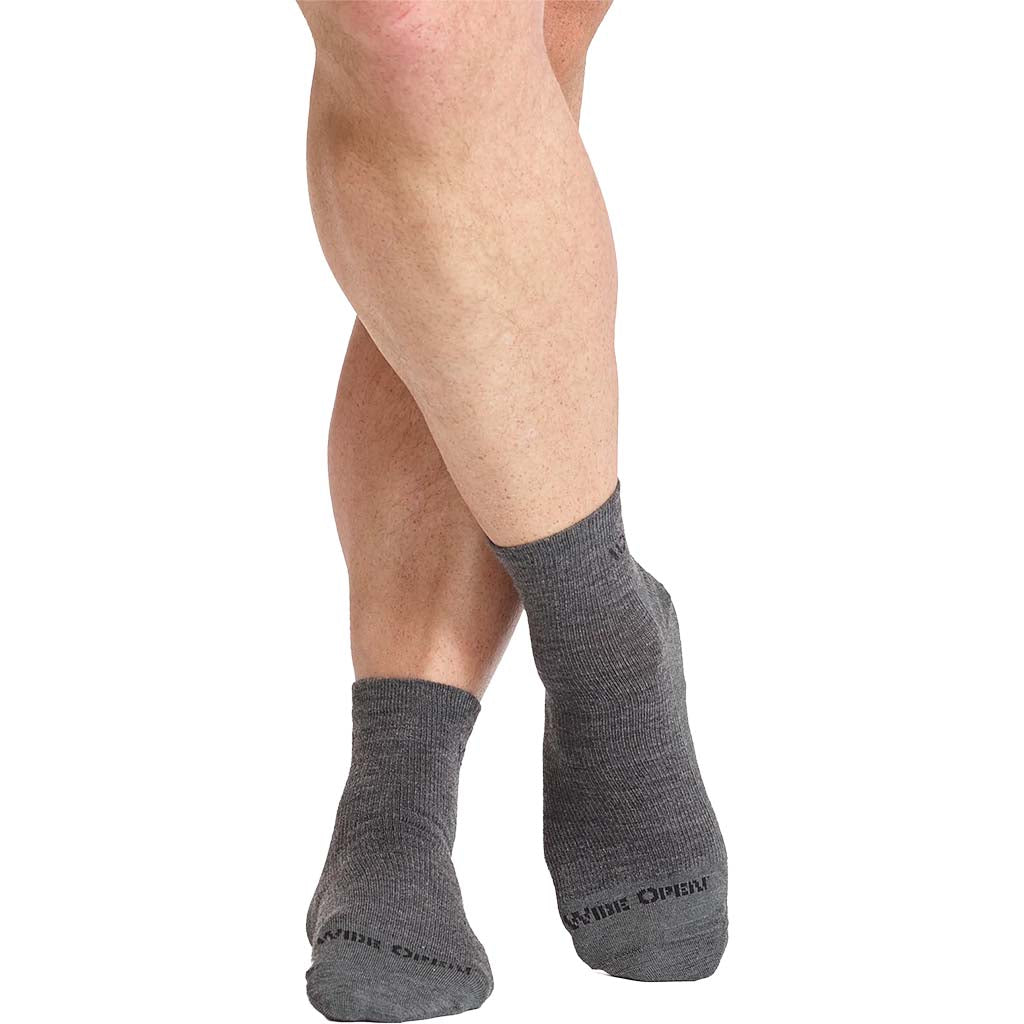 Men's Solid Lightweight Quarter Socks