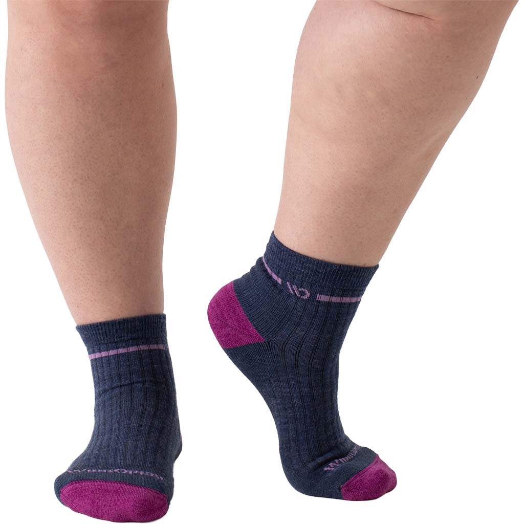 Women's Single Stripe Midweight Cushion Quarter Sock